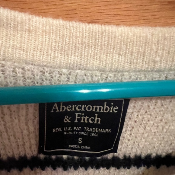 Abercrombie soft sweater with side zip - Picture 3 of 4